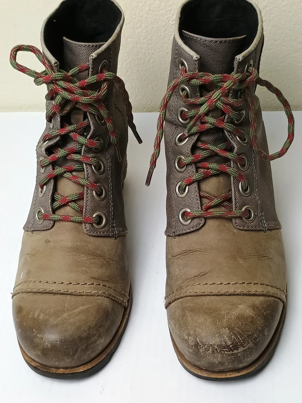 Sorel 1964 Premium Size 9 Women's Brown/Tan Wedge Lace-Up Boots